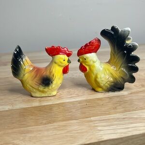 Ceramic Rooster & Hen Salt And Pepper Shakers, Vtg, Hand painted Japan, 30s, 40s
